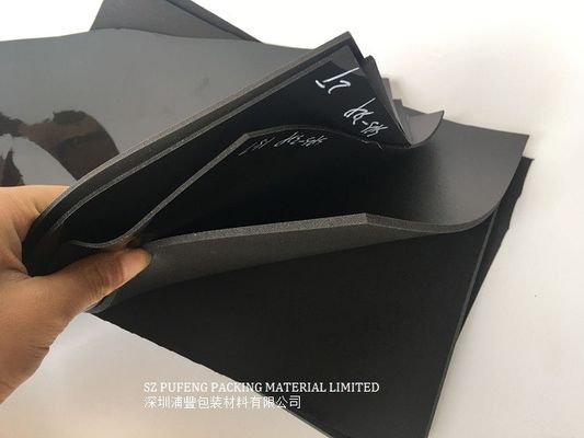 comprar Tipo espuma del aislamiento de uretano celular con el solo pegamento echado a un lado fabricación en línea
