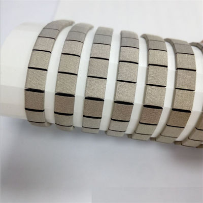 proteger la junta cortada con tintas forma la tela conductora suave de la tira auta-adhesivo sobre la espuma EMC EMI Shielding Gasket